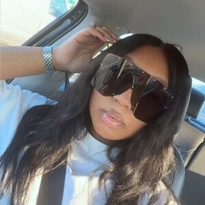 Meet your Posher, Tazaray
